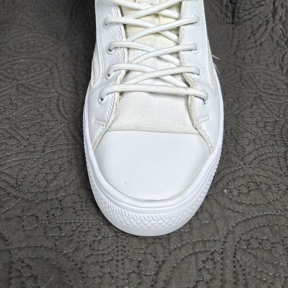 Converse Chuck Taylor All Star Ultra "Shoot for the Moon" White Men 10 Women 12 - Picture 5 of 9